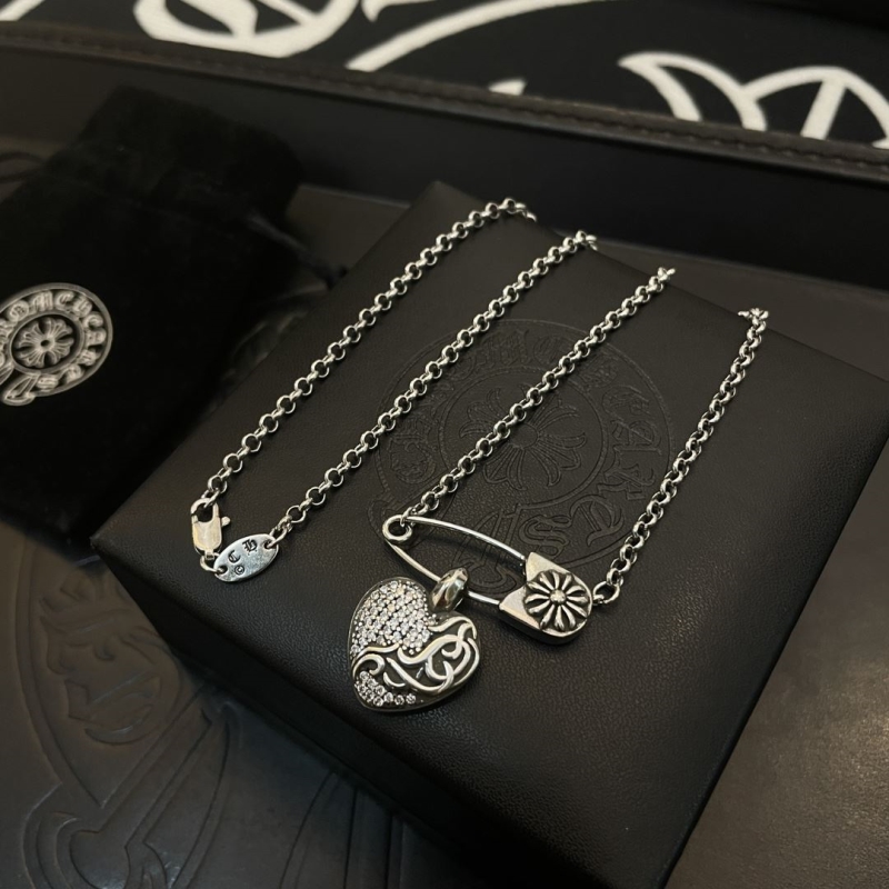 Ch*0me He**ts necklaces